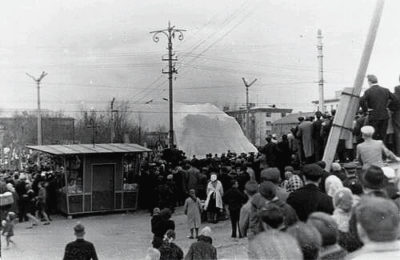 Відкриття постаменту з танком у Житомирі 1965 2 23517765 847811228730863 4022986926569115425 n 1