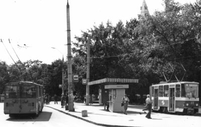 Тролейбус та трамвай на майдані Перемоги Житомир 1 Житомирський тролейбус трамвай