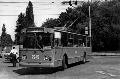 Тролейбус на Грушевського-Небесної сотніЖитомира 1 Житомирський тролейбус