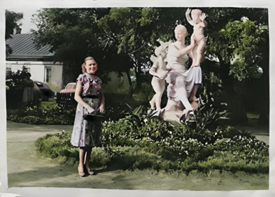 Скульптурна композиція «Щасливе дитинство» - "Мир" 1 Щасливе дитинство